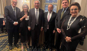 Դեսպան Նարեկ Մկրտչյանը Նյու Յորքում մասնակցել է Հայաստանի ամերիկյան համալսարանի գալա երեկոյին, որը նվիրված էր լրագրության մագիստրոսական նոր կրթական ծրագրի մեկնարկին և «Նոր սերնդի ձայնը․ փոխակերպելով Հայաստանի մեդիա միջավայրը ՀԱՀ-ի հետ» արշավին