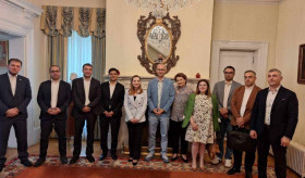 Մայիսի 12-ին ԱՄՆ-ում ՀՀ դեսպան Լիլիթ Մակունցը դեսպանությունում հյուրընկալեց հայ գործարար համայնքի ներկայացուցիչներին