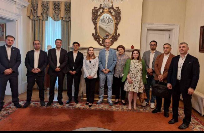Մայիսի 12-ին ԱՄՆ-ում ՀՀ դեսպան Լիլիթ Մակունցը դեսպանությունում հյուրընկալեց հայ գործարար համայնքի ներկայացուցիչներին