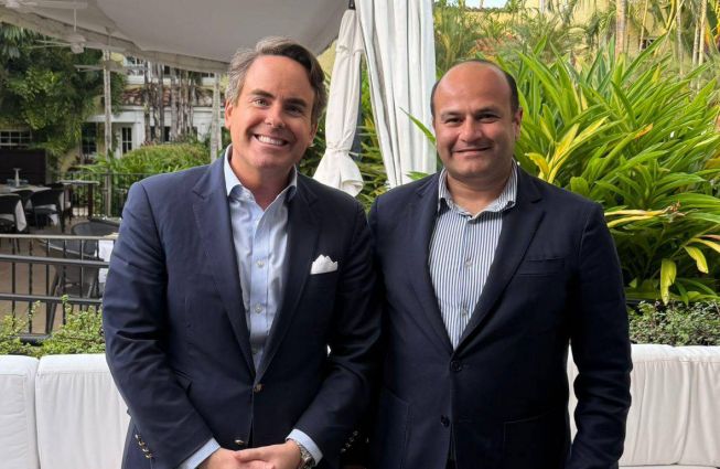 Նոյեմբերի 10-ին դեսպան Մկրտչյանը հանդիպում է ունեցել Ֆլորիդայի «Փալմ Բիչ» առևտրի պալատի հոգաբարձուների խորհրդի նախագահ Մեթյու Սվիֆթի հետ