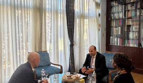 Դեսպան Նարեկ Մկրտչյանը հանդիպում է ունեցել ԱՄՆ խոշորագույն «Delta Air Lines» ավիաընկերության փոխնախագահ Բոբ Լեթենեյի և միջազգային կապերի և քաղաքականության գծով տնօրեն Ռոնք Ադեբիյիի հետ
