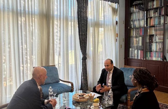 Դեսպան Նարեկ Մկրտչյանը հանդիպում է ունեցել ԱՄՆ խոշորագույն «Delta Air Lines» ավիաընկերության փոխնախագահ Բոբ Լեթենեյի և միջազգային կապերի և քաղաքականության գծով տնօրեն Ռոնք Ադեբիյիի հետ