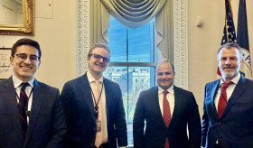 ԱՄՆ-ում ՀՀ դեսպան Նարեկ Մկրտչյանը հանդիպում է ունեցել ԱՄՆ նախագահ Դոնալդ Թրամփի Տնտեսական խորհրդատուների խորհրդի աշխատակազմի ղեկավար Ալեքսանդր Թայթսի, Խորհրդի փոխնախագահ Քիմ Ռուհլիի և Խորհրդի նախագահի հատուկ խորհրդական Հյուգո Դանթի հետ