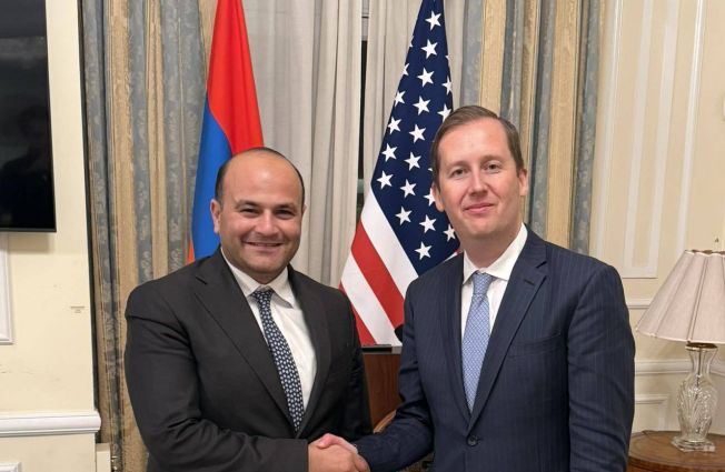 Դեսպան Նարեկ Մկրտչյանը դեսպանությունում հյուրընկալել է Հնդկաստանում ԱՄՆ նորանշանակ դեսպան, Հարավային և Կենտրոնական Ասիայի հարցերով ԱՄՆ հատուկ բանագնաց Սերժիո Գոռին