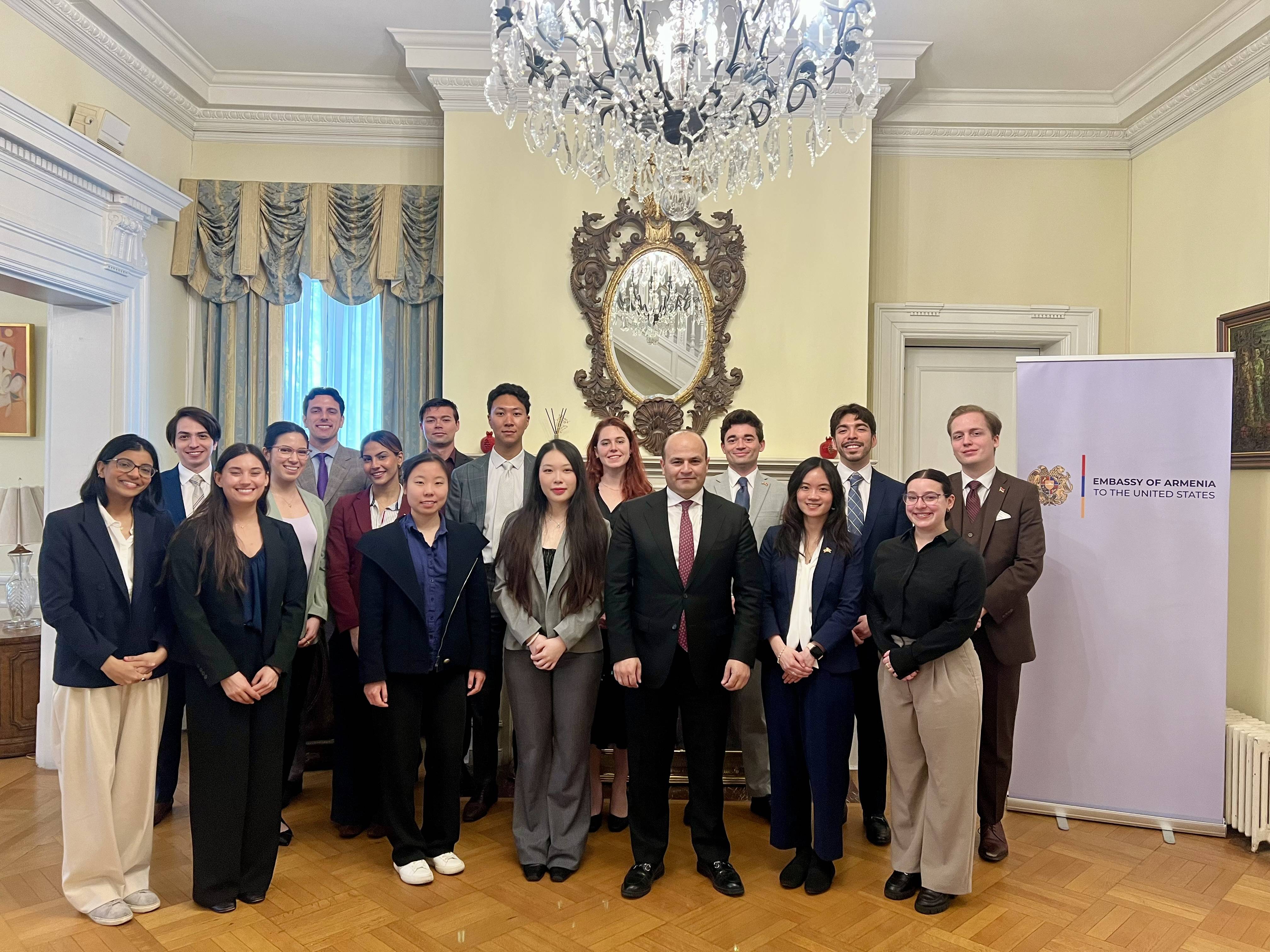 Դեսպան Նարեկ Մկրտչյանը հանդիպում է ունեցել Ջորջթաունի համալսարանի համալսարանի մի խումբ ուսանողների հետ