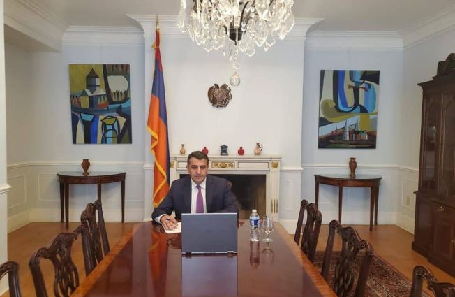 Դեսպան Ներսեսյանի դասախոսություը Լյութերյան քոլեջի ուսանողների համար